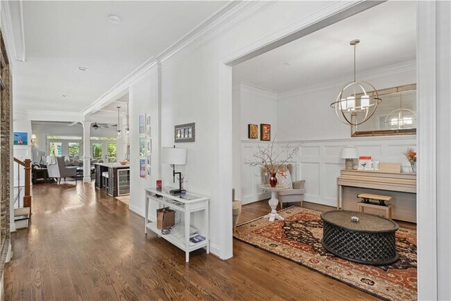 Building Photo - 306 Peachtree Ave NE