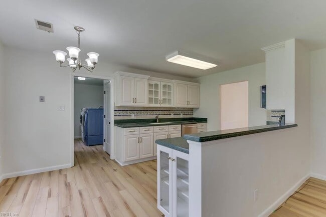 Building Photo - 2637 N Elizabeth Harbor Dr