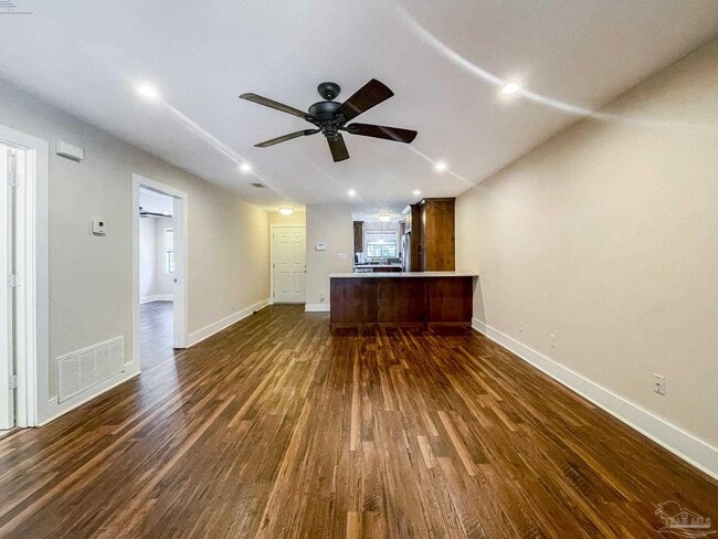 Building Photo - 3300 N Sugartree St