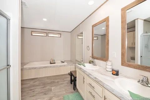 Building Photo - 70 Gallinas Crk Rd