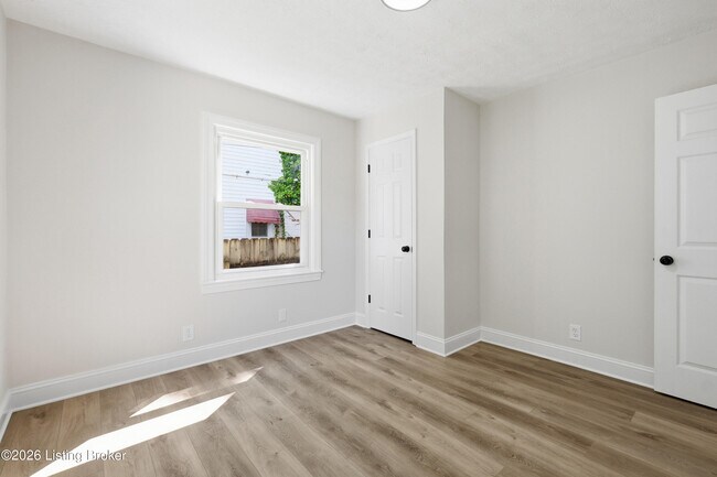 Building Photo - 1219 Becker Ave