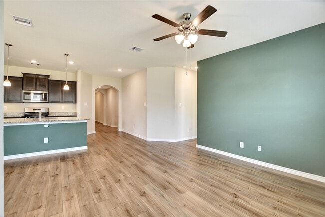 Building Photo - 1006 Fannin St