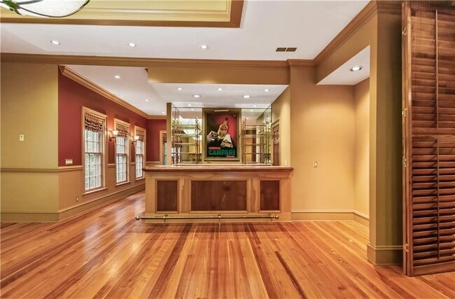 Building Photo - 430 W Wesley Rd NW