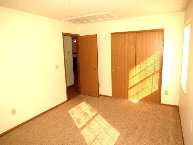 Building Photo - 2129 Brett Ct