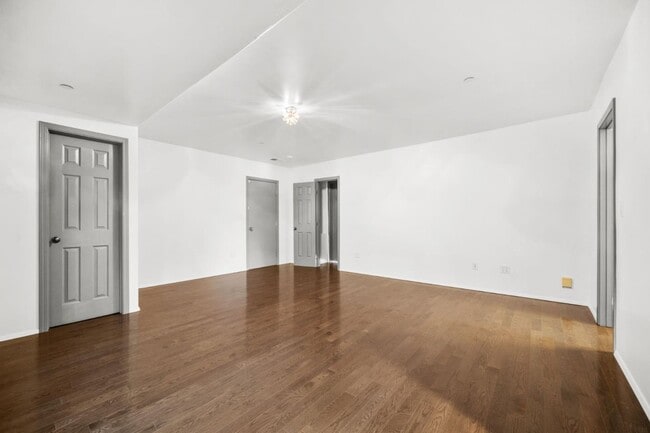 Building Photo - 15 Anson Rd