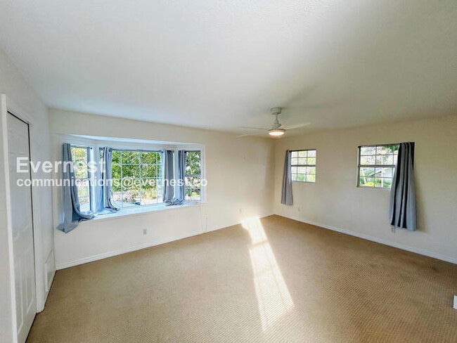 Building Photo - 3032 56th St S