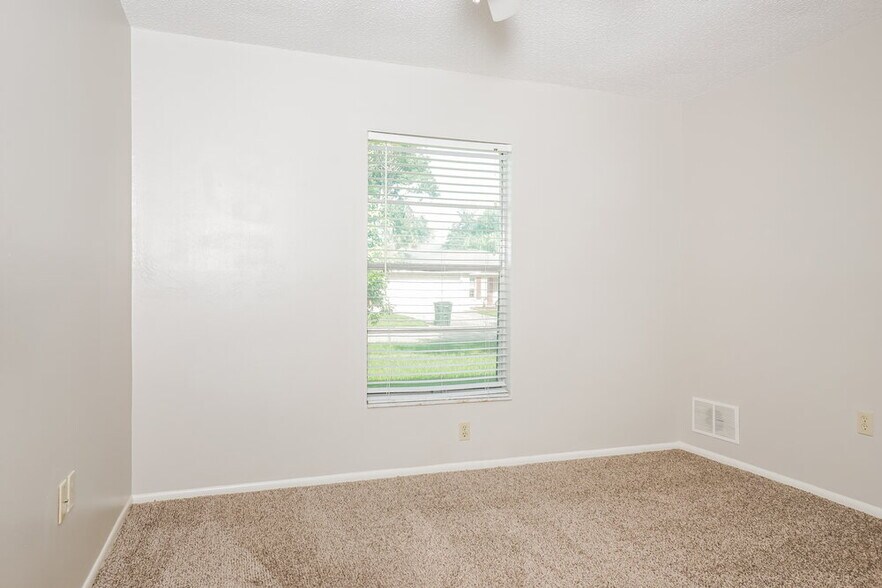 Building Photo - 3907 Lemonwood Dr