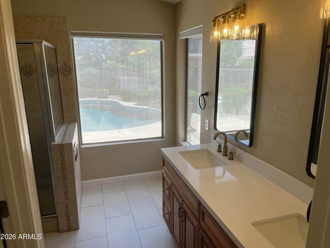 Building Photo - 1181 W Goldfinch Way