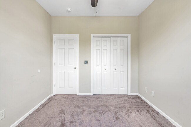 Building Photo - 310 Cedar Island Trail