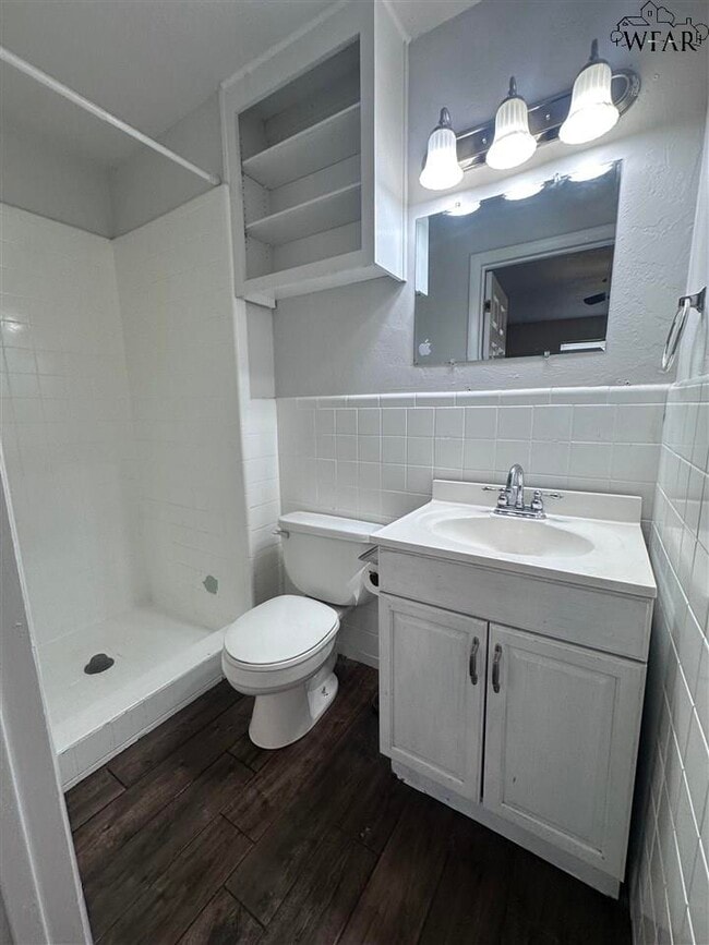Building Photo - 4638 Cascades Dr