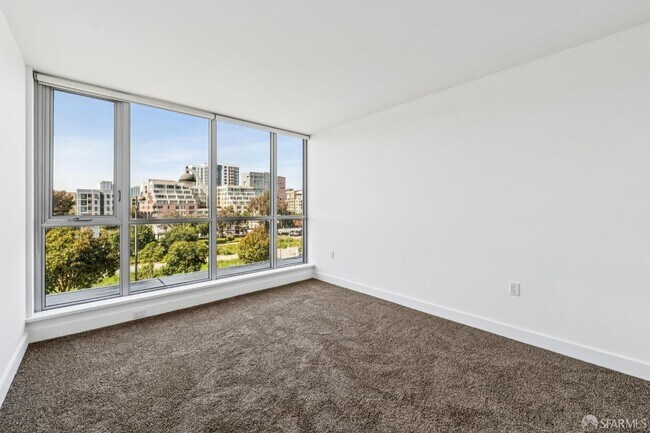 Building Photo - 718 Long Bridge St