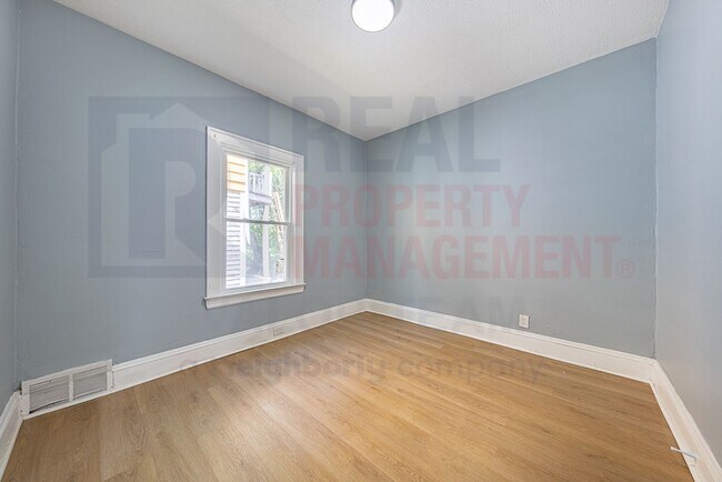 Building Photo - 3461 E 118th St