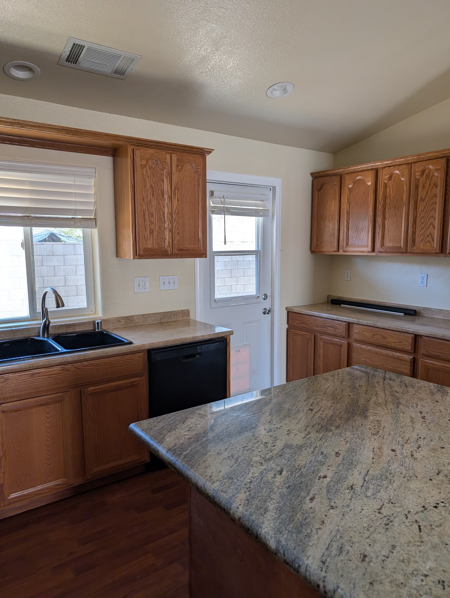 Building Photo - 17980 Manitou Dr