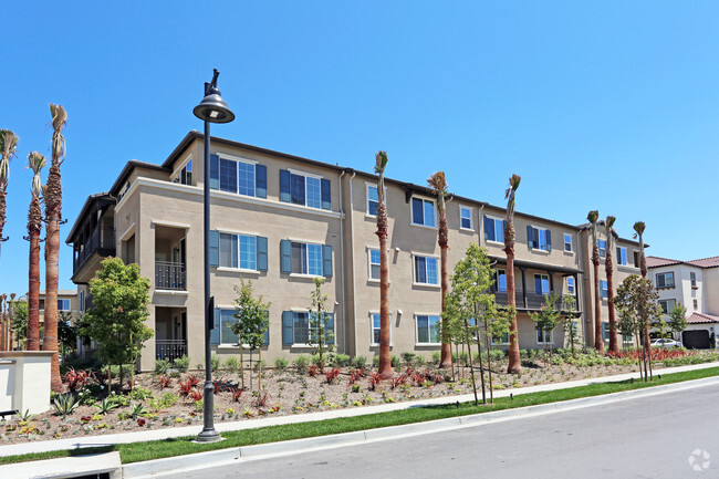 Building Photo - Arroyo at Baker Ranch