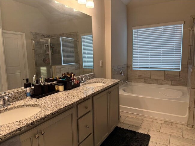 Building Photo - 389 Paxton LN