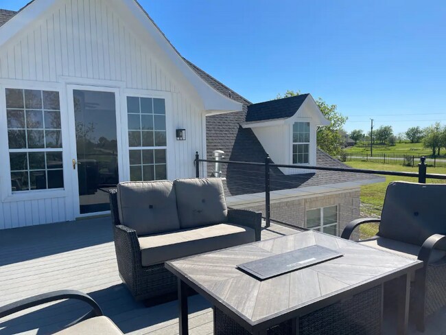 Building Photo - 1508 Schober Rd