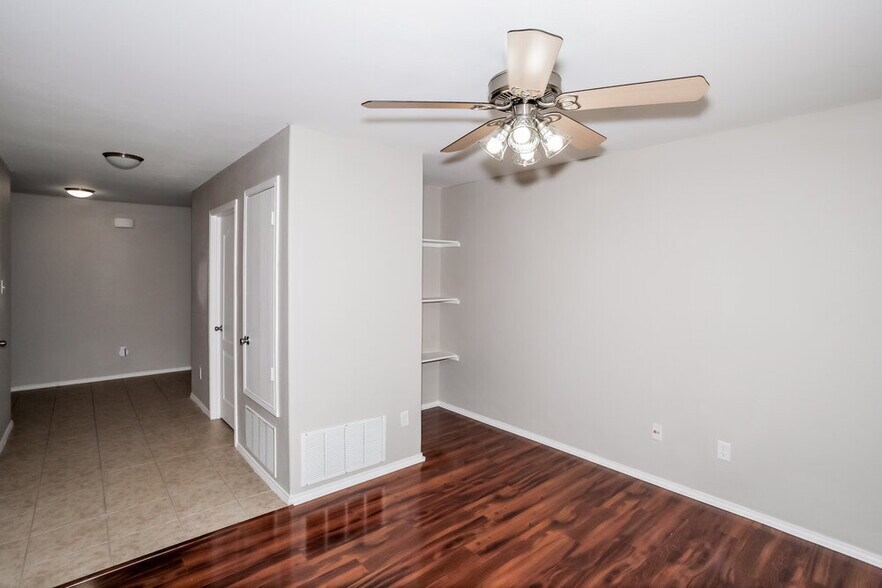 Building Photo - 5432 Shady Springs Trail