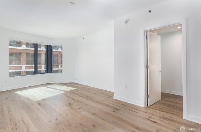 Building Photo - 280 Spear St