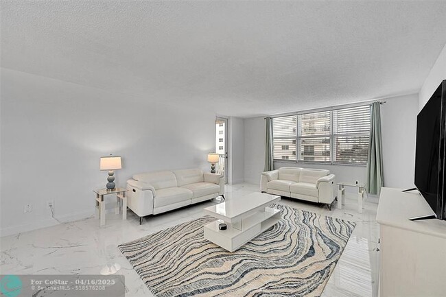 Building Photo - 1401 S Ocean Dr