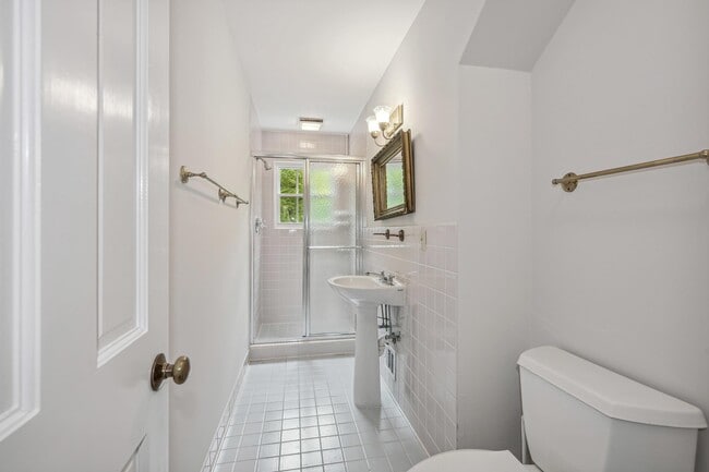 Building Photo - 3525 Williamsburg Ln NW