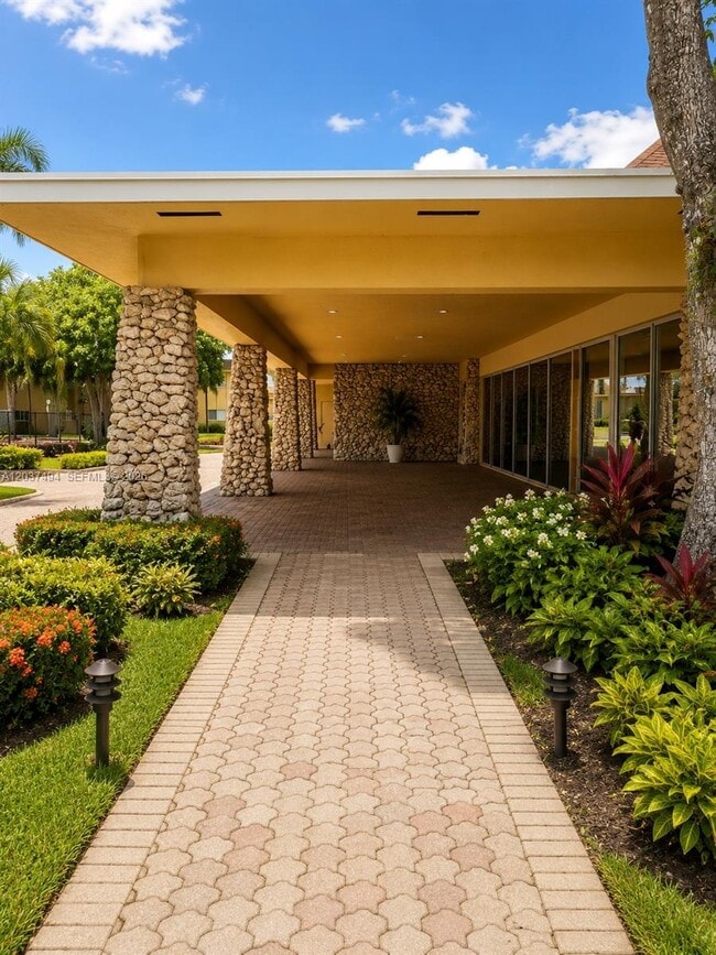 Building Photo - 2812 NW 55th Ave