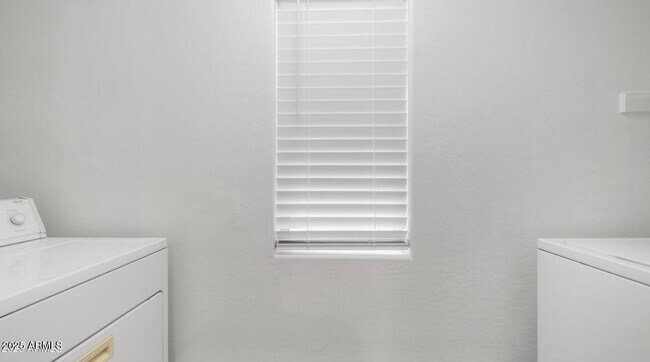 Building Photo - 10296 W Sands Dr