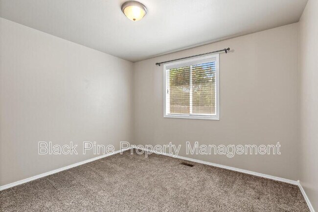 Building Photo - 2117 S Crimson Rose Way