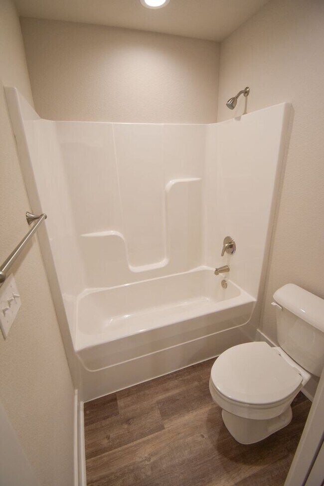 Building Photo - NOW LEASING