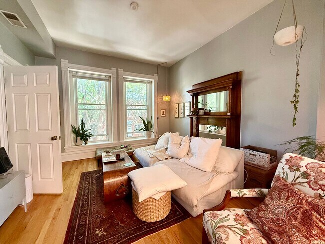 Building Photo - Amazing 2 Bedroom + Den. Separate Living/Dining Room. Large Deck. Lots of Natural Light.