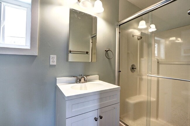 Building Photo - 5400-5402 Folsom Blvd