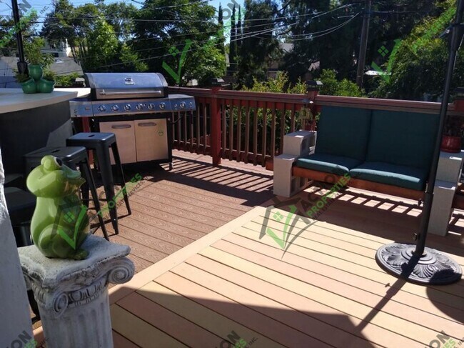 Building Photo - Central Roseville, 1 Bed, 1 Ba, Wall Air, ...