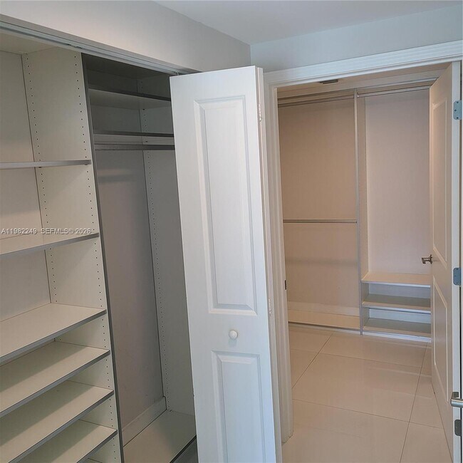 Building Photo - 400 Sunny Isles Blvd