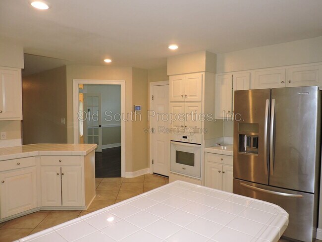 Building Photo - 5016 Challenger Way