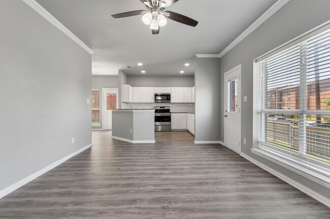 Building Photo - 2336 Homewood Ln