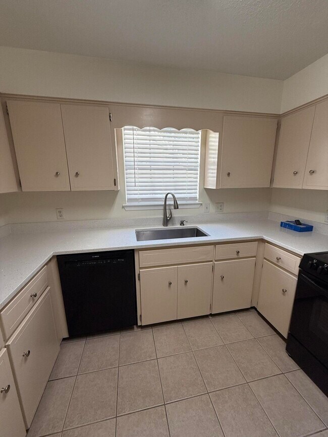 Building Photo - 99 Opp Blvd NE