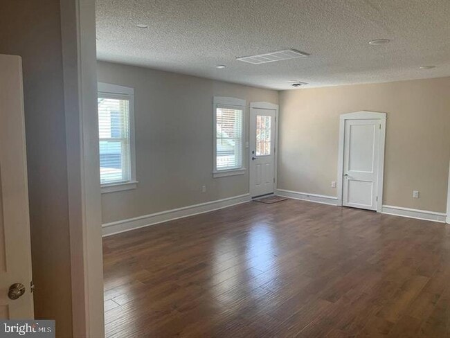 Building Photo - 135 Park Pl