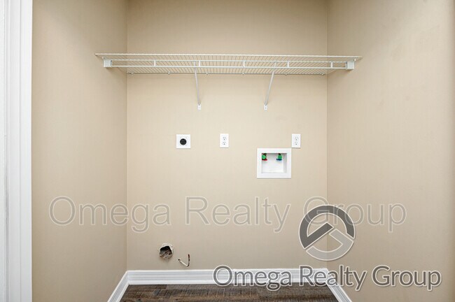 Building Photo - 2672 Rosebud Dr E