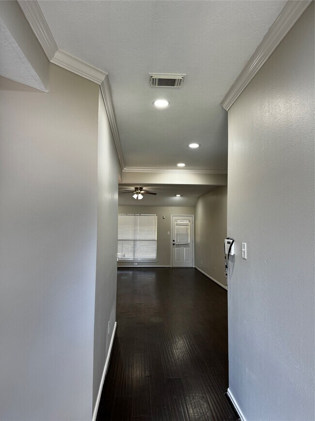 Building Photo - 18614 Timbers Dr