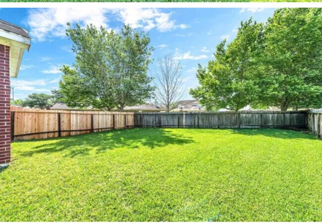 Building Photo - 8007 Blackcherry Ln