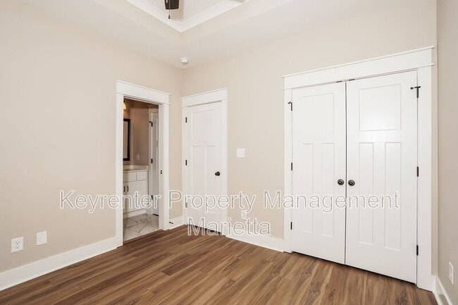 Building Photo - 205 Emberwood Way