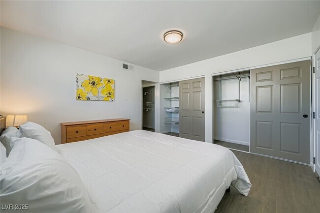 Building Photo - 555 Canosa Ave