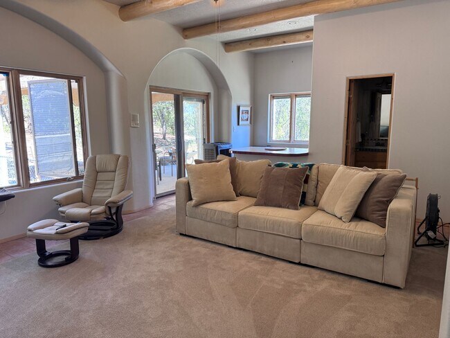 Building Photo - 3 Bedroom, 2.5 Bathroom Home in Tijeras, NM