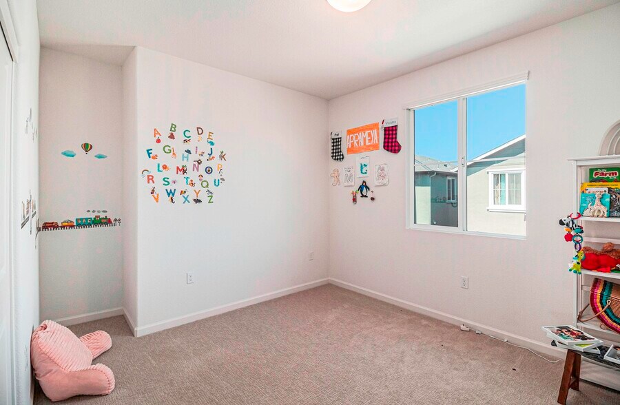 Building Photo - 1502 Sanctuary St