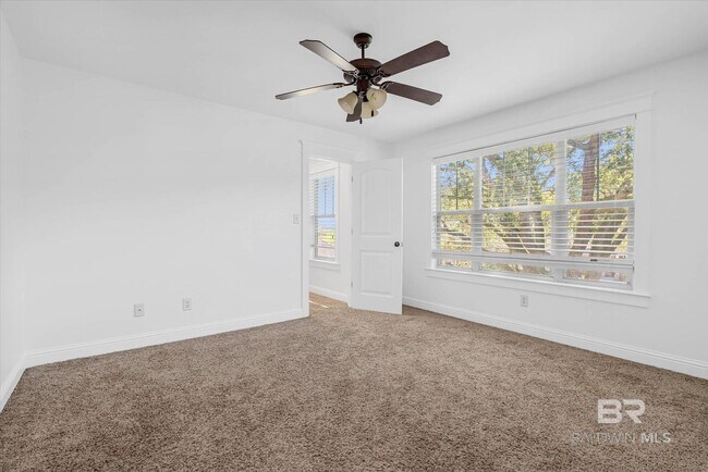 Building Photo - 419 Craftsman Ave