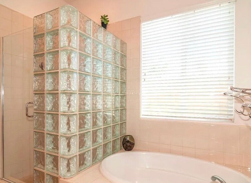 Building Photo - 48841 Via Estacio