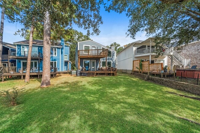 Building Photo - 3203 Poe Dr