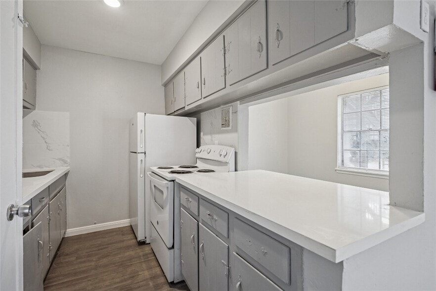 Building Photo - Crownover Apartments