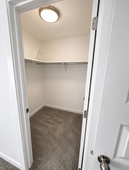 Building Photo - 5056 Folkstone Dr
