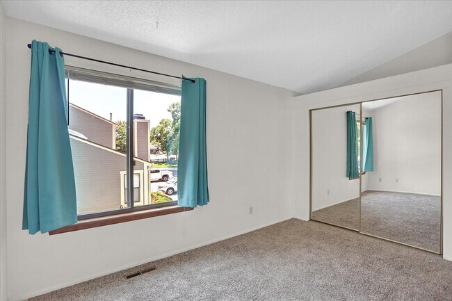 Building Photo - Cute 2 Bedroom 2.5 Bath Townhome in Cherry Creek Schools, 2 Reserved Parking Spots, Great Locatio...