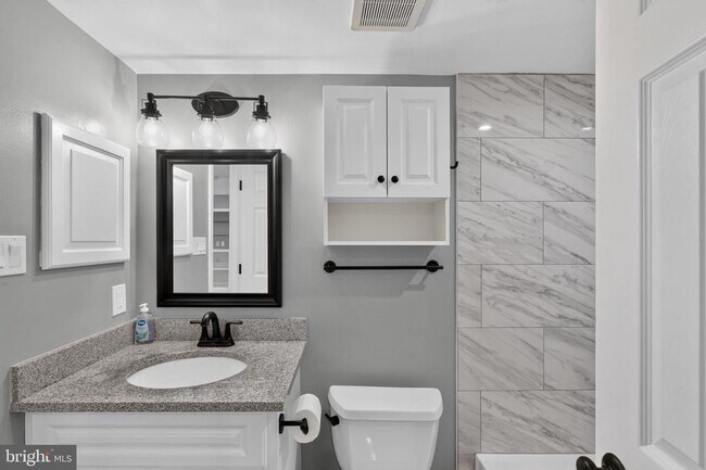 Building Photo - 7742 New Providence Dr